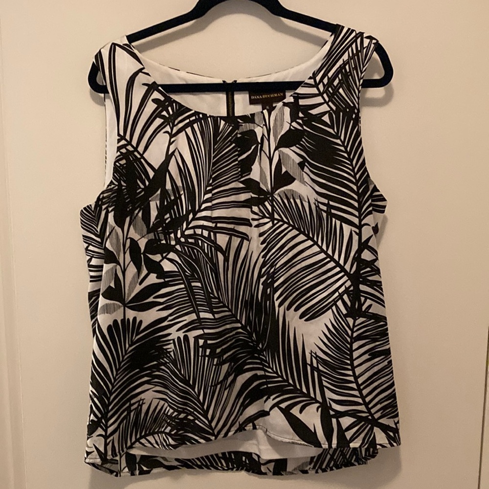 Dana Buchanan top